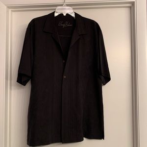 Men’s Tommy Bahama button down shirt